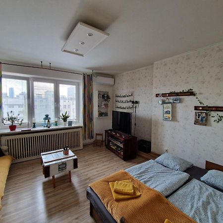 Touch Of History Apartment Братислава Екстер'єр фото