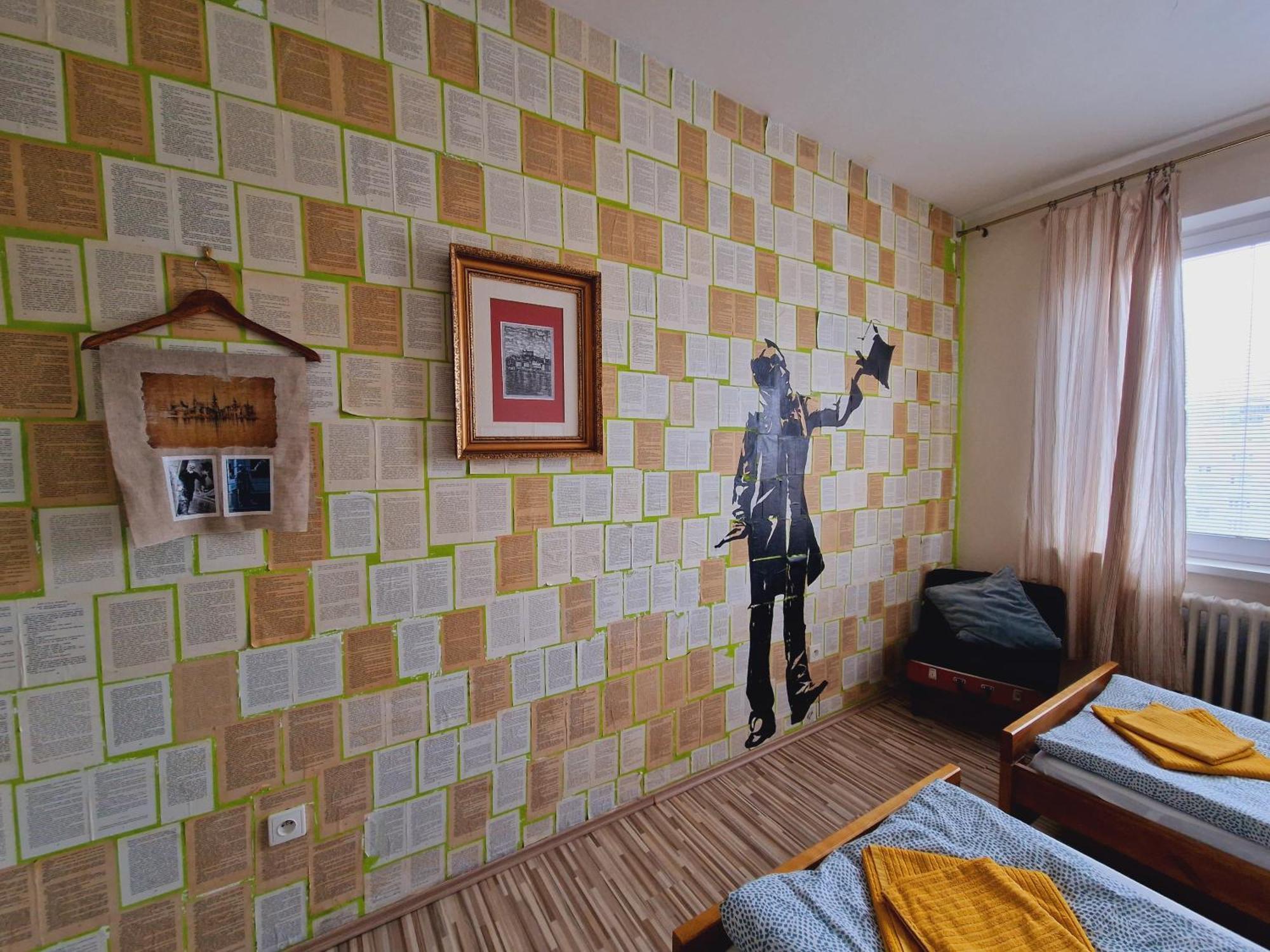 Touch Of History Apartment Братислава Екстер'єр фото