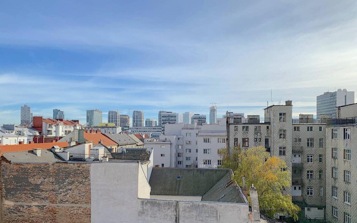 Touch Of History Apartment Братислава Екстер'єр фото