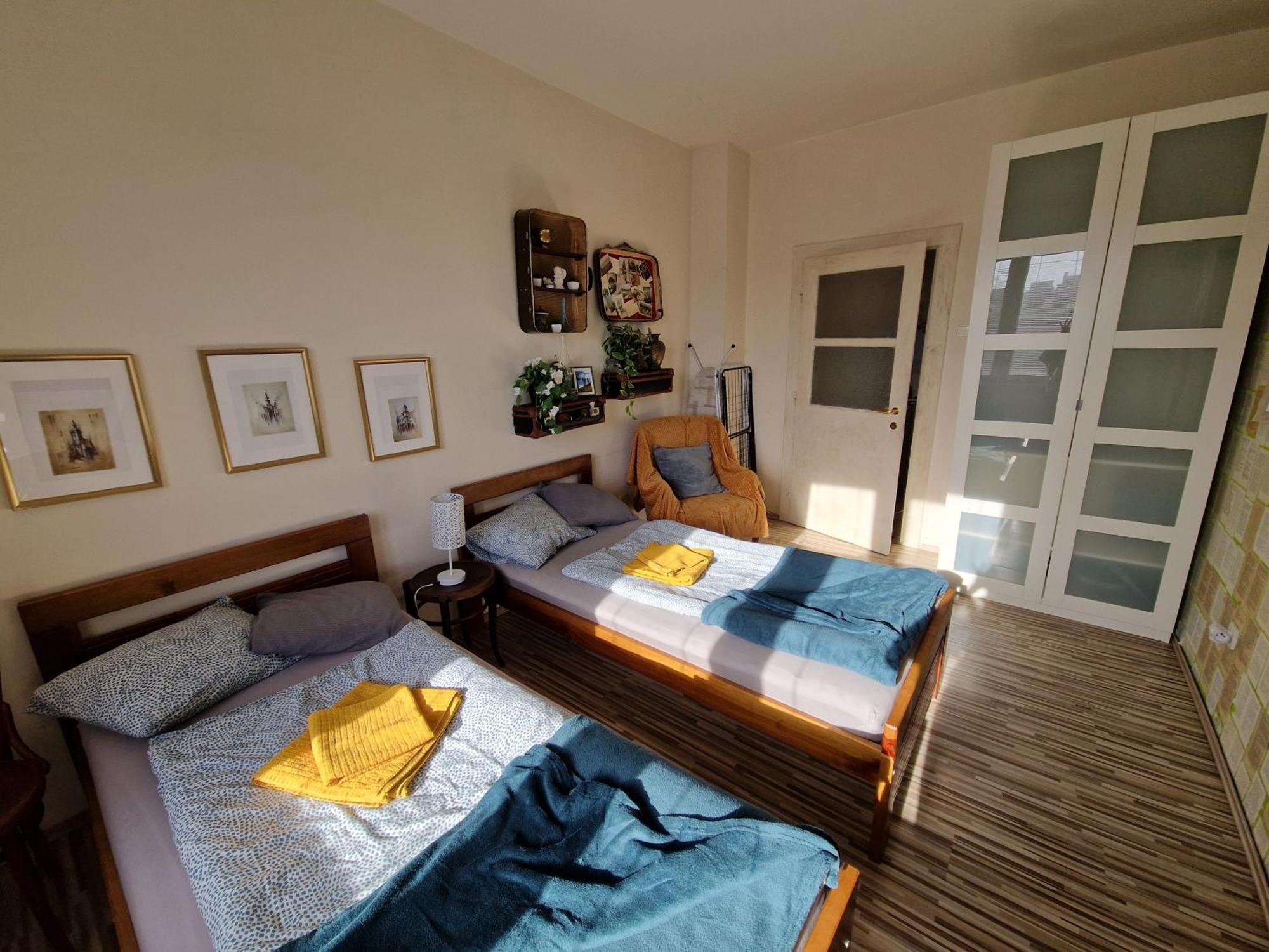 Touch Of History Apartment Братислава Екстер'єр фото